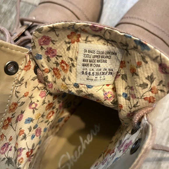 Women’s Skechers ankle boots - Picture 3 of 7